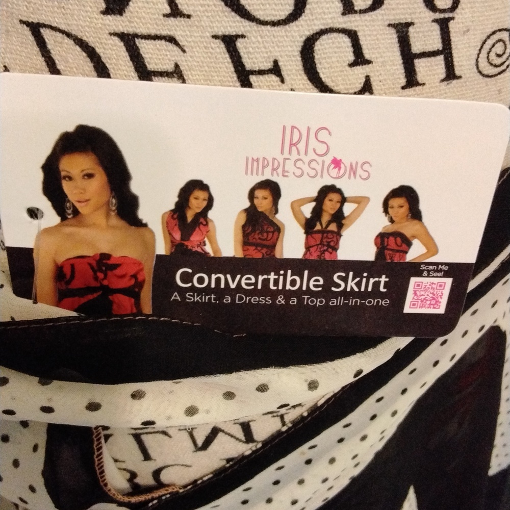 Women's NWT Convertible reversible skirt size Large by Iris Impressions